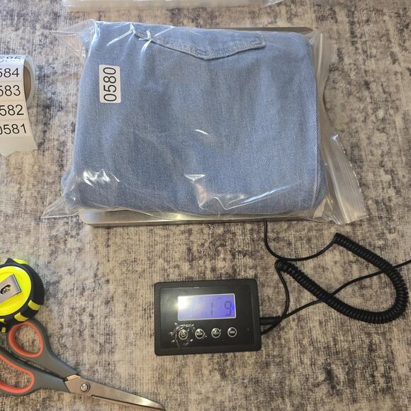 Old Navy Jeans Womens 12 Light Wash OG Loose High Rise Distressed Ripped Knees - Picture 10 of 10